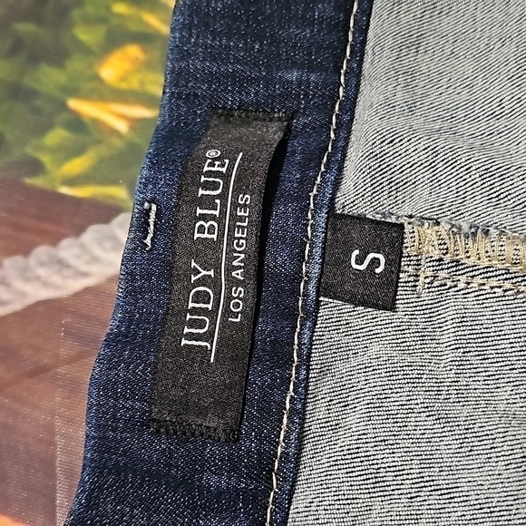 Judy Blue Pull on Shorts Size Small - Picture 2 of 5